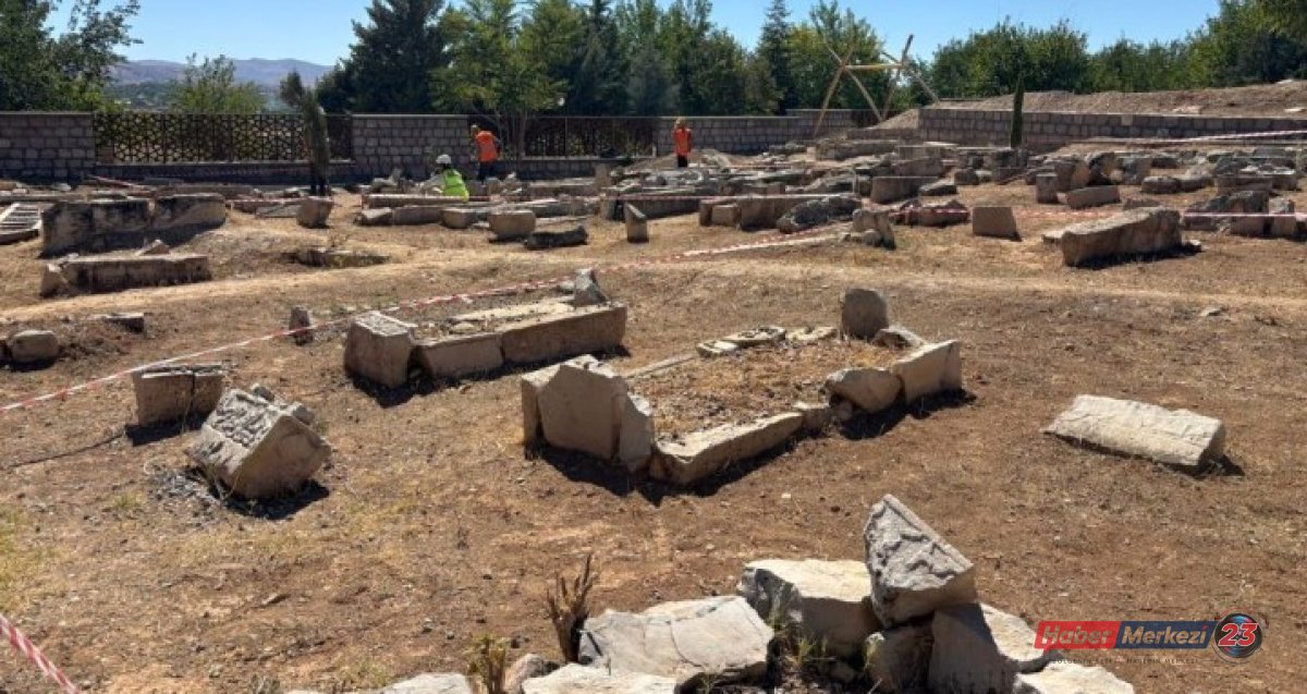 Kırkkardeşler Mezarlığı'n da Restorasyon Çalışmaları Başlatıldı.